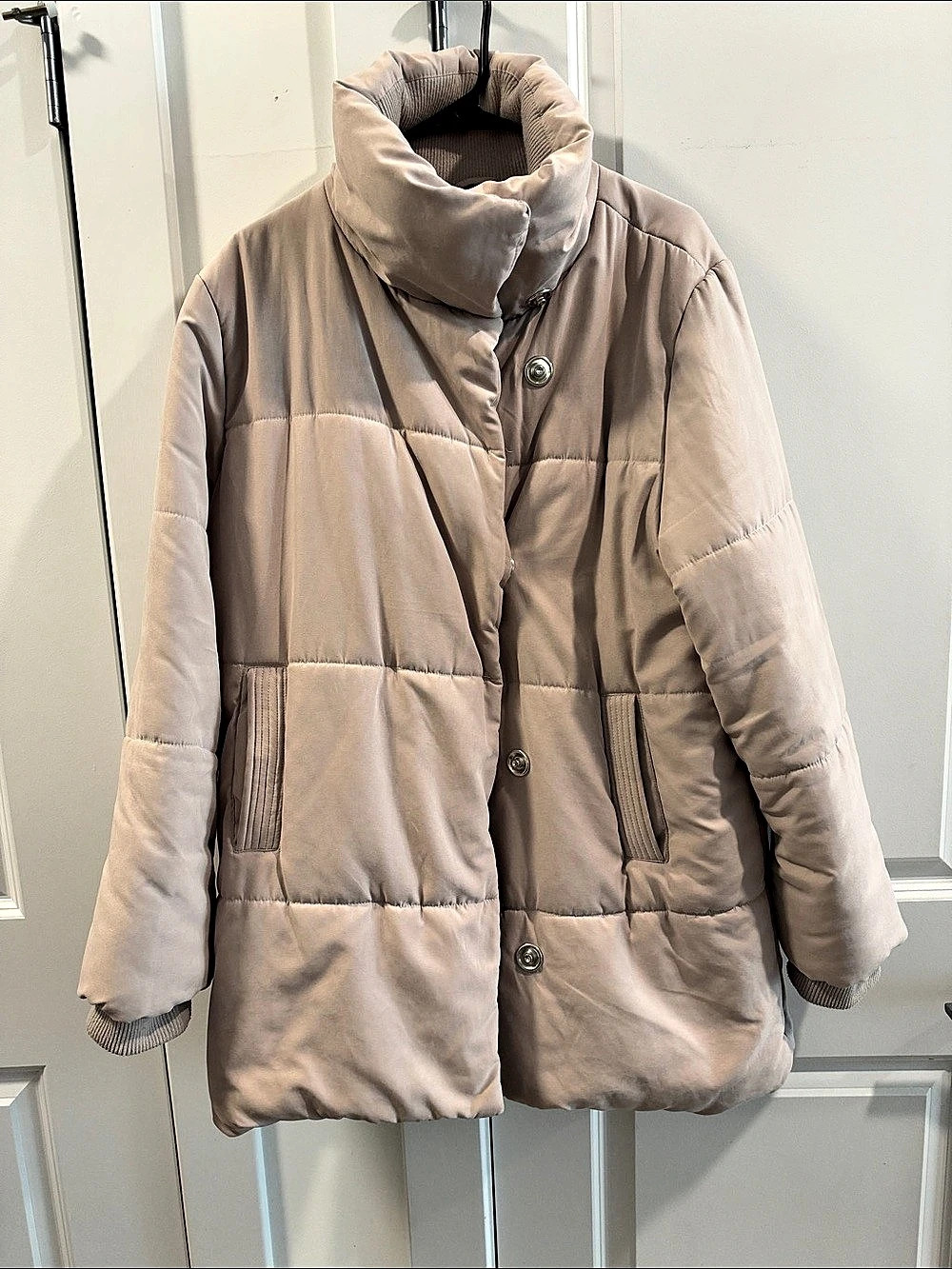 Romeo + Juliet Couture Women's Puffer Jacket in Pink Size Medium